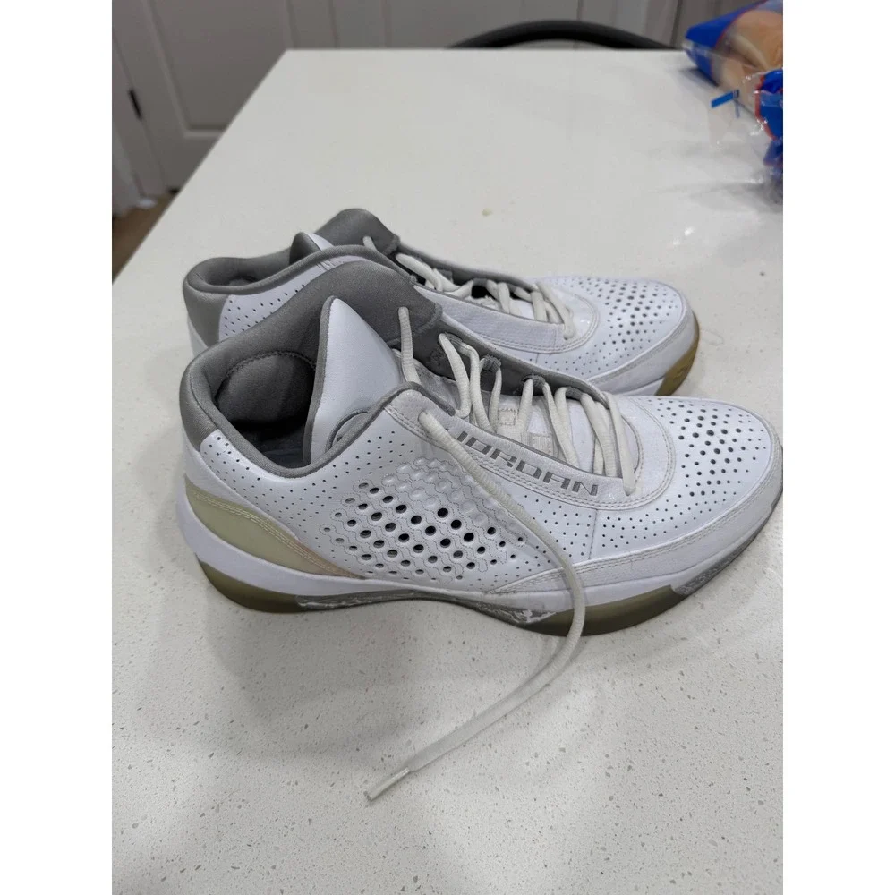 Jordan Mens White Perforated Basketball Shoes‎ Size 11